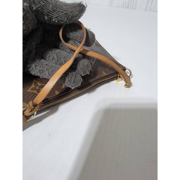 Authentic LOUIS VUITTON Monogram Pochette Accessoires Brown - Picture 7 of 13